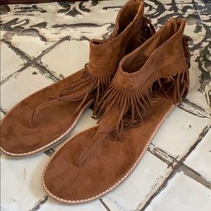 Coconuts by Matisse sandals size 8